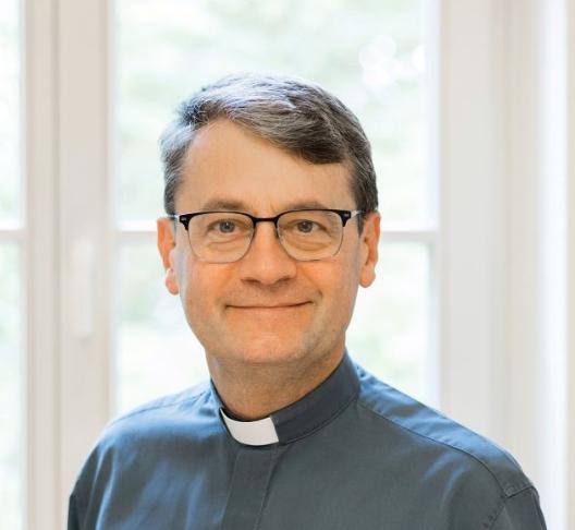 Pater Dr. Gianluca Carlin FSCB (c) Bürgerstiftung Rheinviertel Pater Dr. Gianluca Carlin FSCB